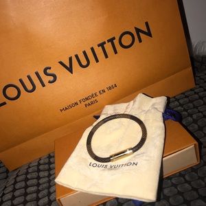 Louis Vuitton Keep IT Bracelet Size 17